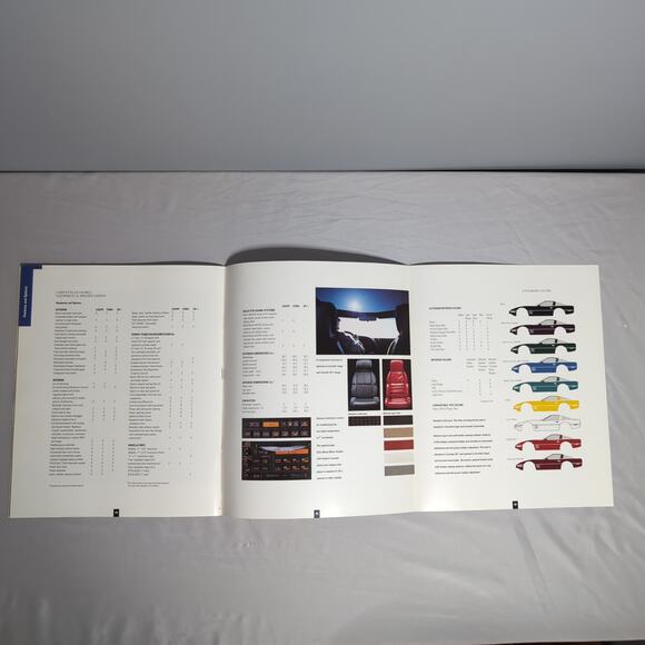 Vintage 1992 Chevrolet Corvette Deluxe Sales Brochure with Envelope - Picture 6 of 10